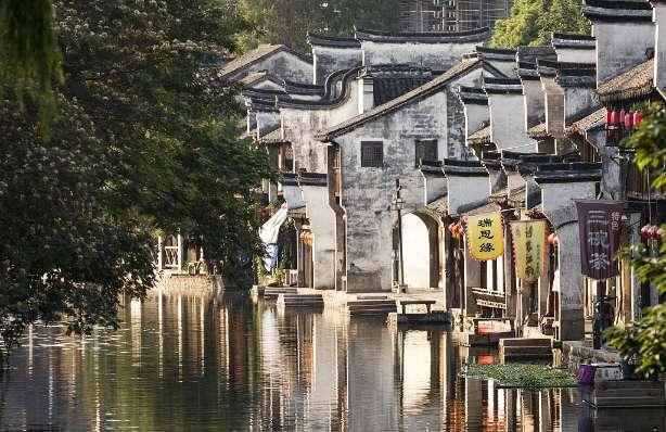 （新春走基层）京广线上的桥隧“神探”：每天敲击“问诊”上万次